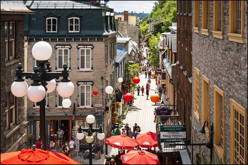 con phố cổ kính Rue du Petit-Champlain, Canada