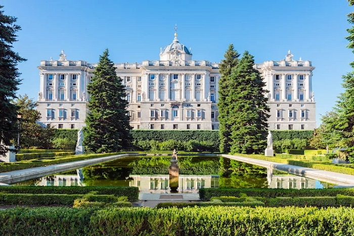 Cung điện Hoàng gia Madrid, Tây Ban Nha