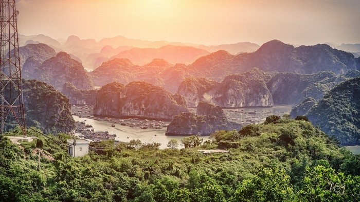 Ngắm cảnh đẹp ở vịnh Lan Hạ Ngắm cảnh đẹp ở vịnh Lan Hạ