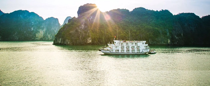 Embarking on a Ha Long Bay discovery journey