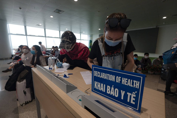 Khai báo y tế khi nhập cảnh Việt Nam tại sân bay