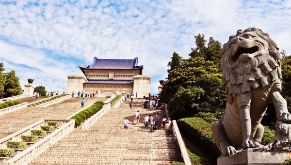 Lăng Tôn Trung Sơn, Trung Quốc