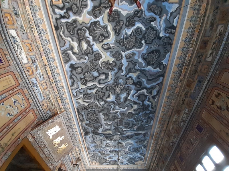 lang-vua-khai-dinh-o-hue-17