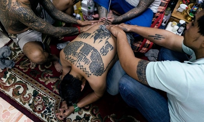 Một buổi xăm Sak Yant Thái Lan