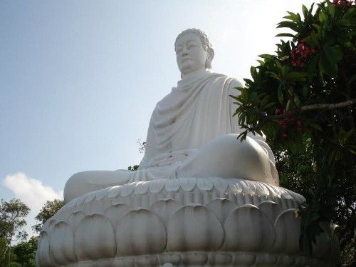 nhung-ngoi-chua-noi-tieng-o-vung-tau-01