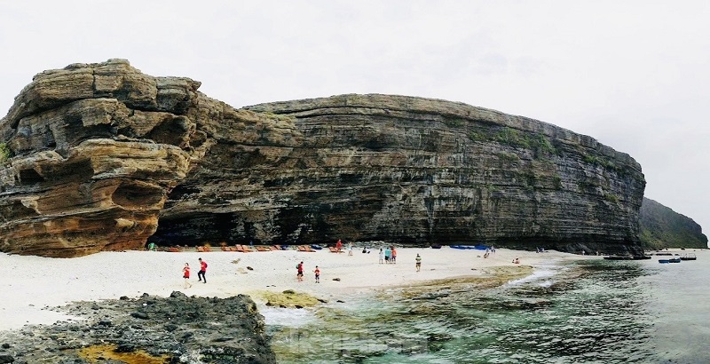 vách đá núi lửa triệu năm tại đảo Lý Sơn 5