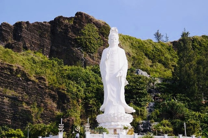 vách đá núi lửa triệu năm tại đảo Lý Sơn 9