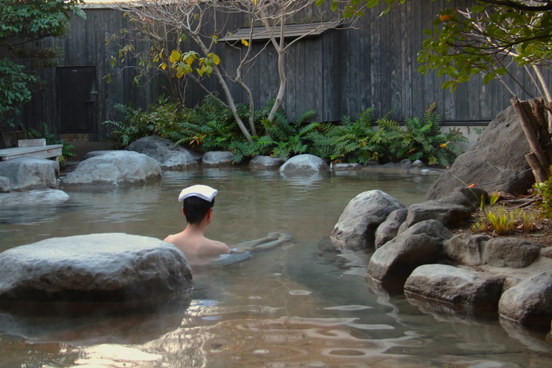 Tắm Onsen là trải nghiệm thú vị khi đi du lịch Nhật Bản